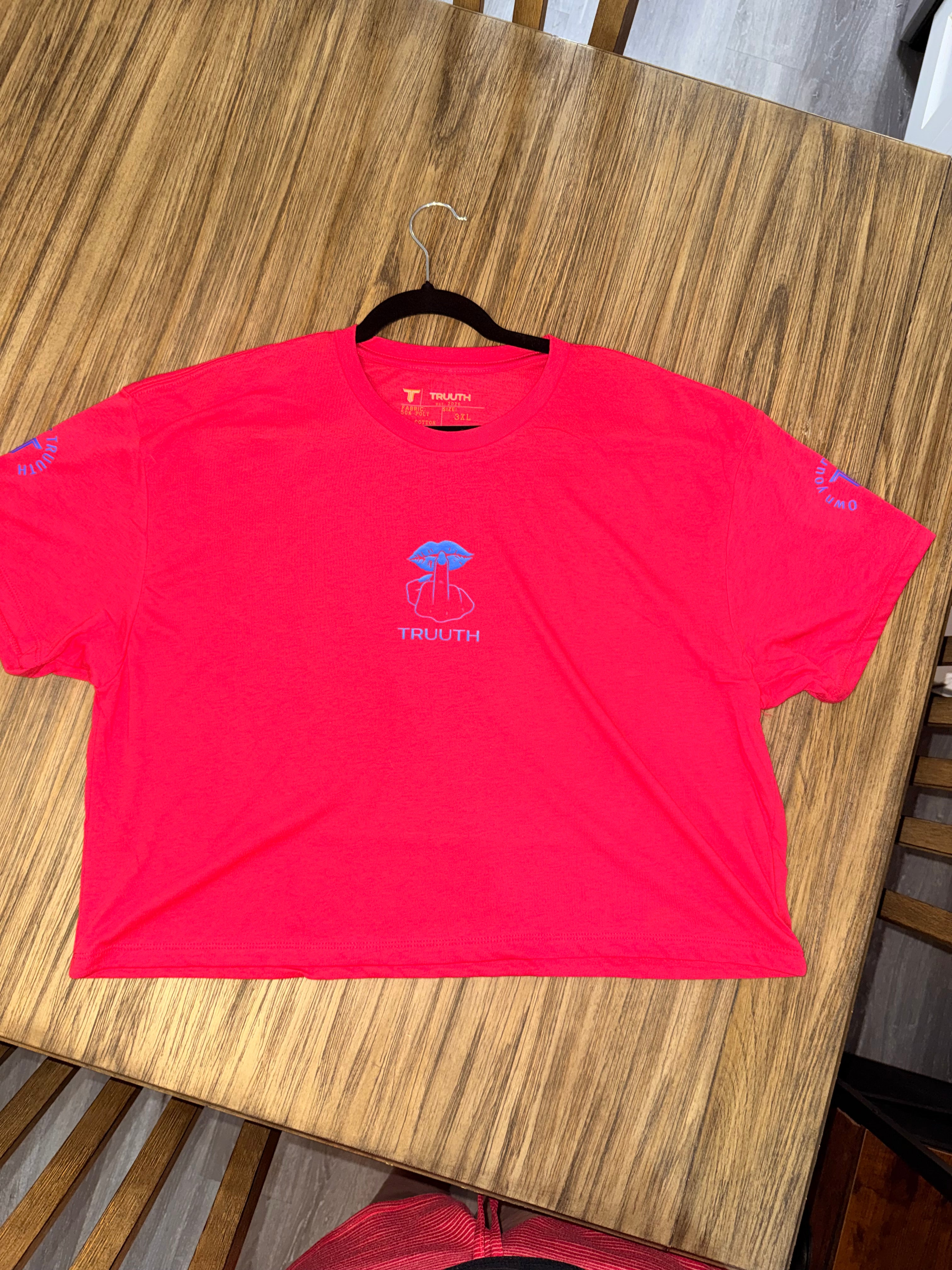 TRUUTH KISS crop top short sleeve